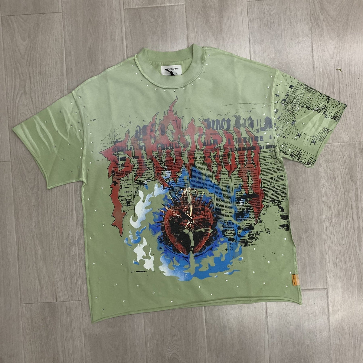 FIRST ROW Sacred Heart Cropped T-Shirt — front