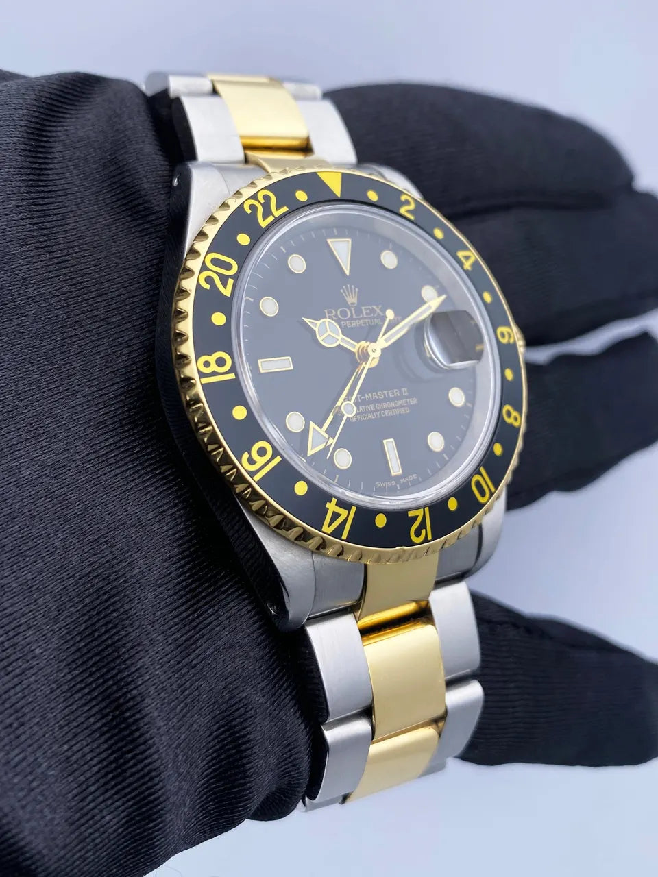 black dial Rolex GMT-Master II Two-Tone - Hình 3